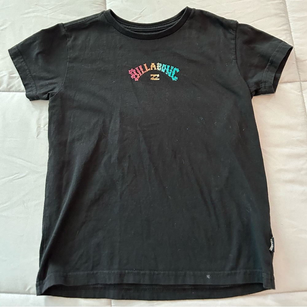 Boys Billabong t-shirt lightly used, great condition